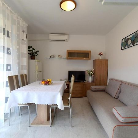 Apartment Biserka Malinska Exteriér fotografie