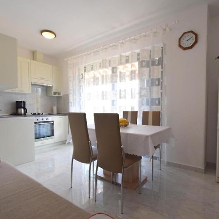 Apartment Biserka Malinska Exteriér fotografie