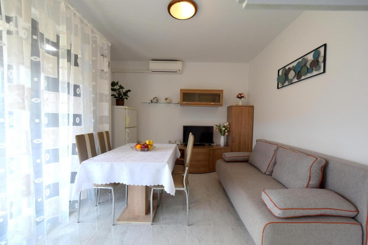 Apartment Biserka Malinska Exteriér fotografie
