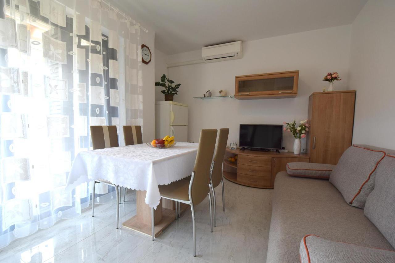 Apartment Biserka Malinska Exteriér fotografie